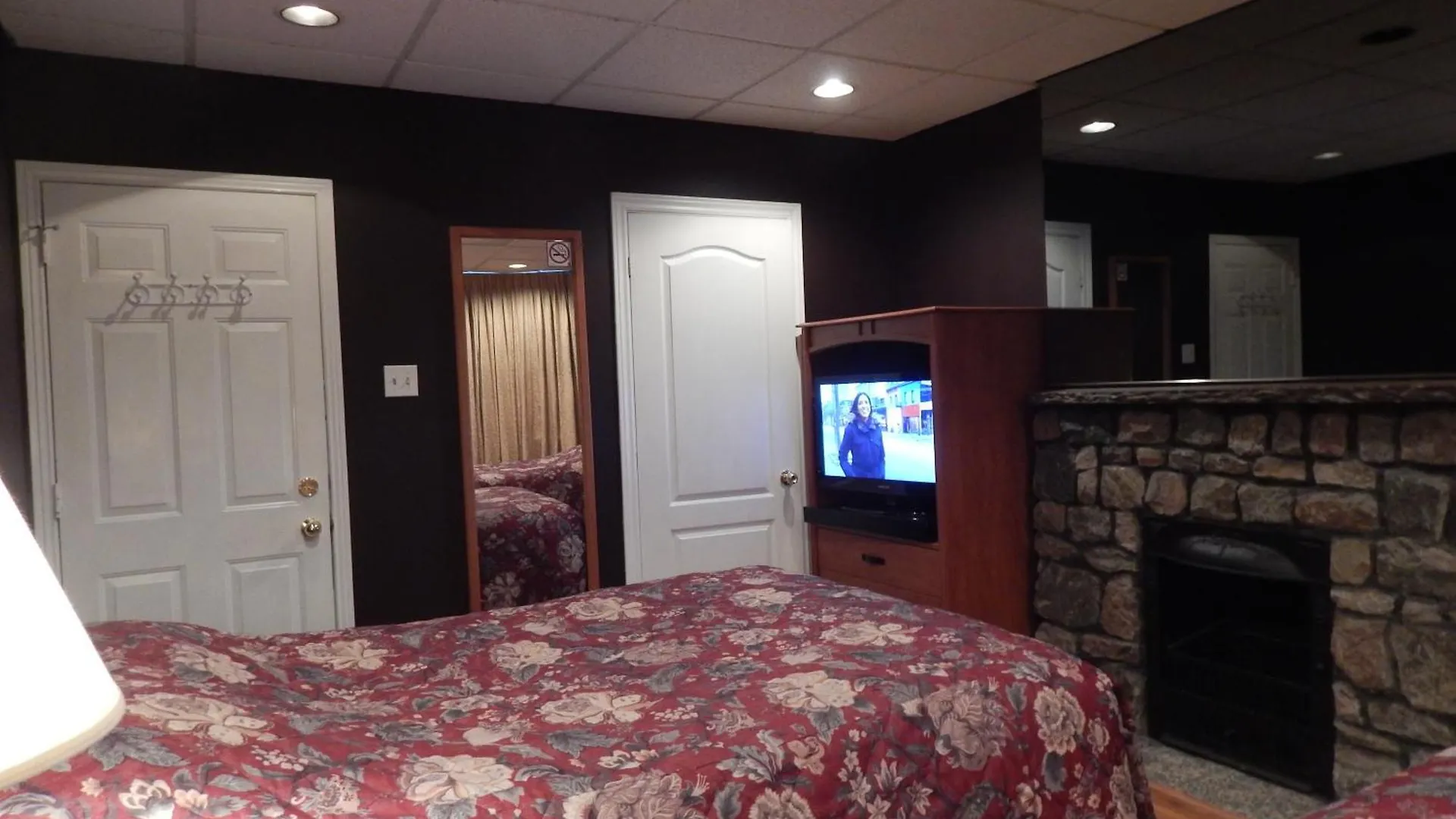 Nox Hostel Toronto